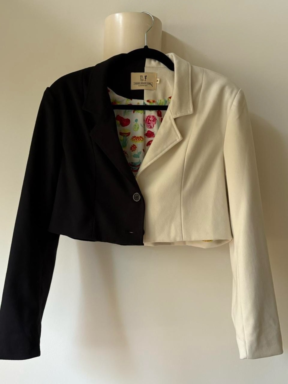 NWOT Fashion Brand Company Black & Cream Cropped Two-Tone Blazer Unique Artsy